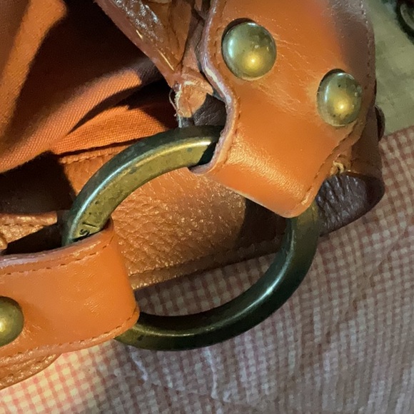 Isabella Fiore Tan Hobo Bag with Textured Leather - Picture 4 of 8